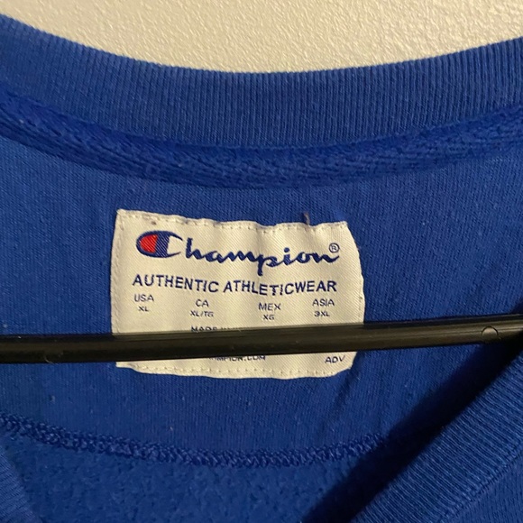 Champion sweatshirt - Picture 2 of 3